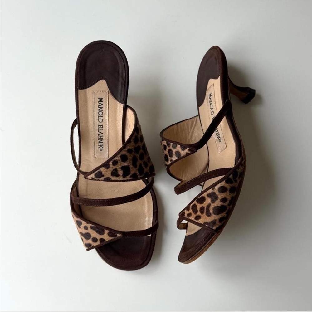 Manolo Blahnik Vintage Kitten Heel - Picture 2 of 7